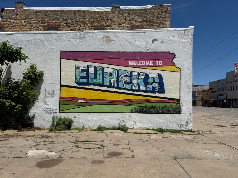 mural in Eureka by artist unknown.