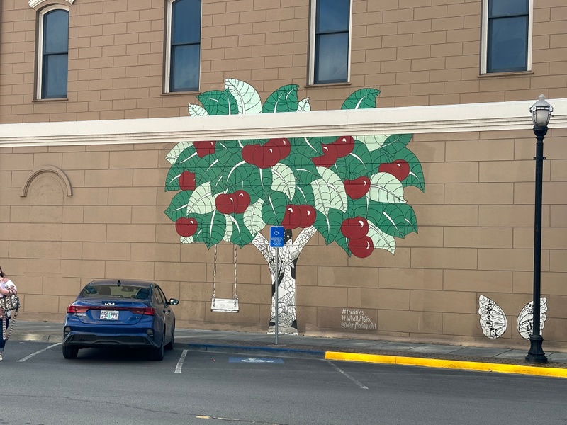 mural in The Dalles by artist unknown.