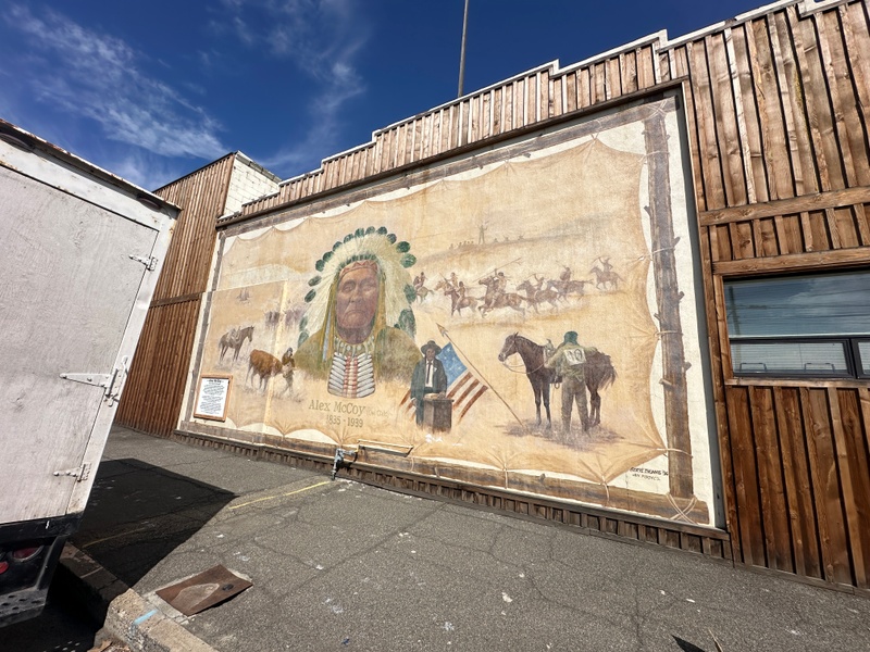mural in Toppenish by artist unknown.