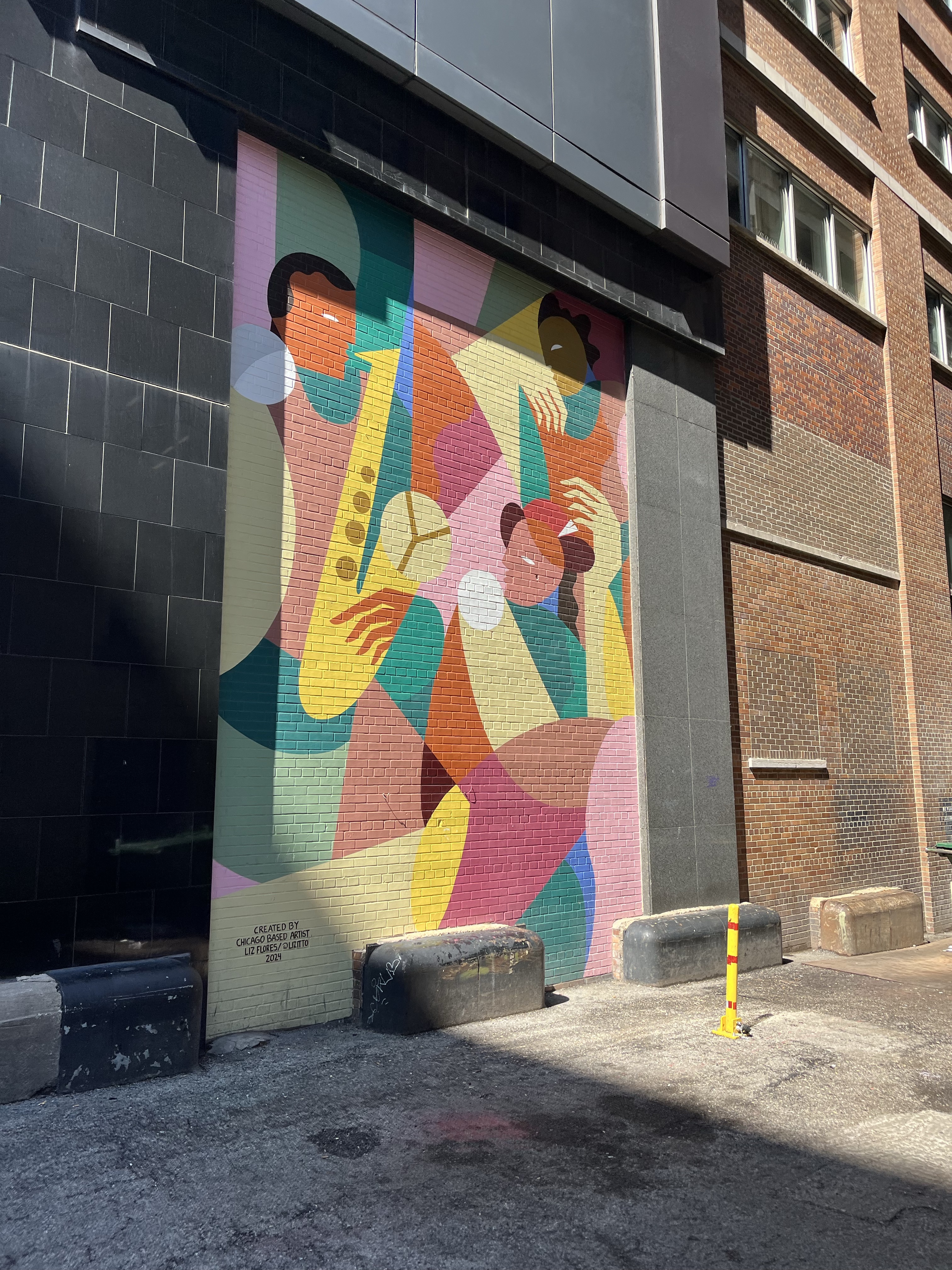 mural in Chicago by artist Liz Flores.