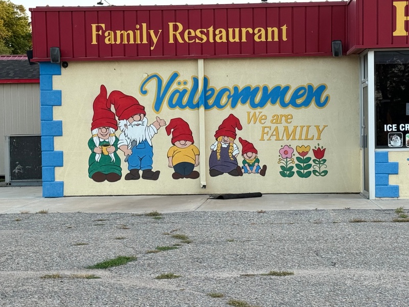 mural in Lindsborg by artist unknown.