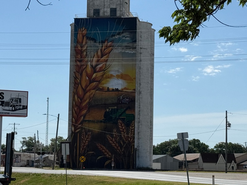 mural in Inman by artist unknown.