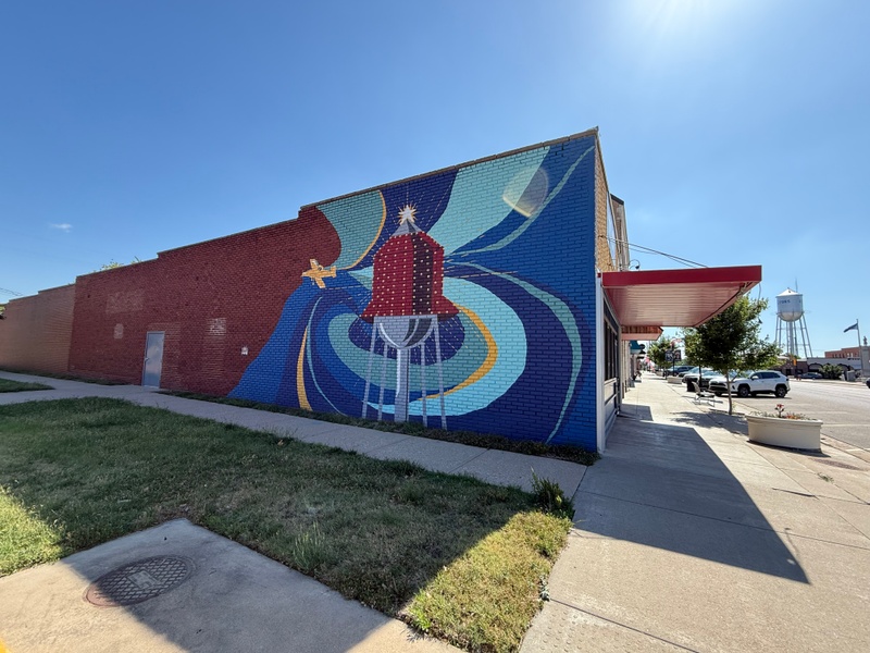 mural in Lyons by artist unknown.