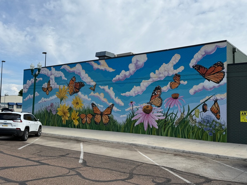 mural in Garden City by artist unknown.