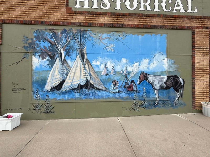 mural in Meade by artist unknown.