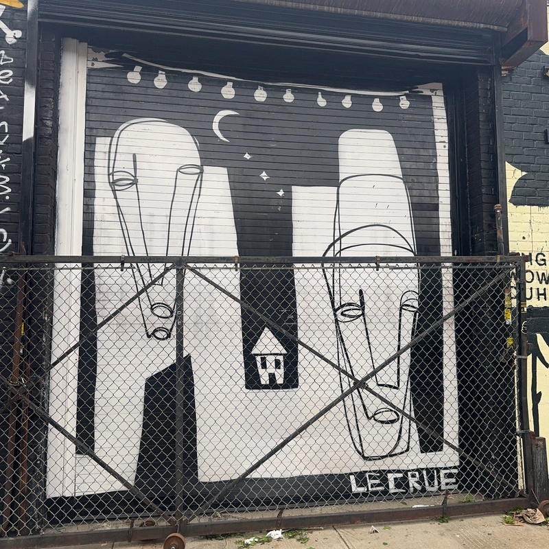 mural in Queens by artist unknown.