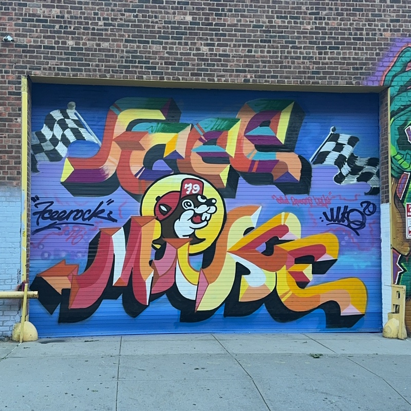 mural in Queens by artist unknown.