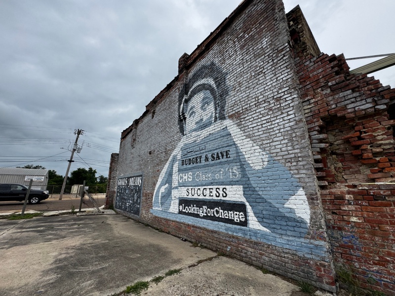 mural in Clarksdale by artist unknown.