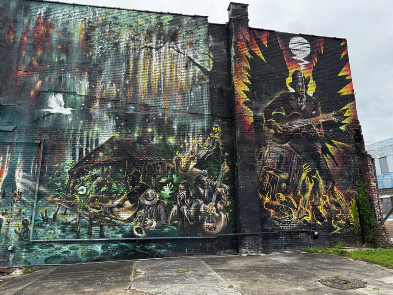 mural in Clarksdale by artist unknown.
