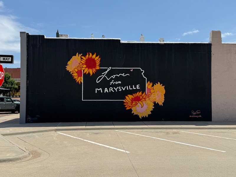 mural in Marysville by artist unknown.