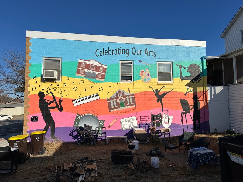 mural in Fairmont by artist unknown.