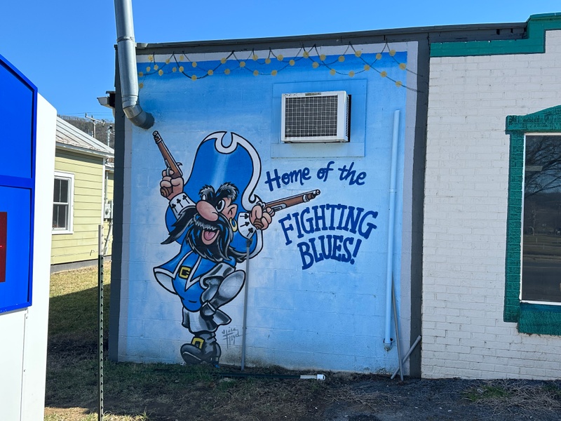 mural in Buena Vista by artist unknown.