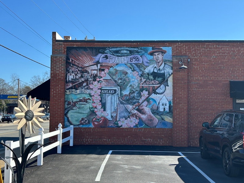 mural in Ashland by artist unknown.
