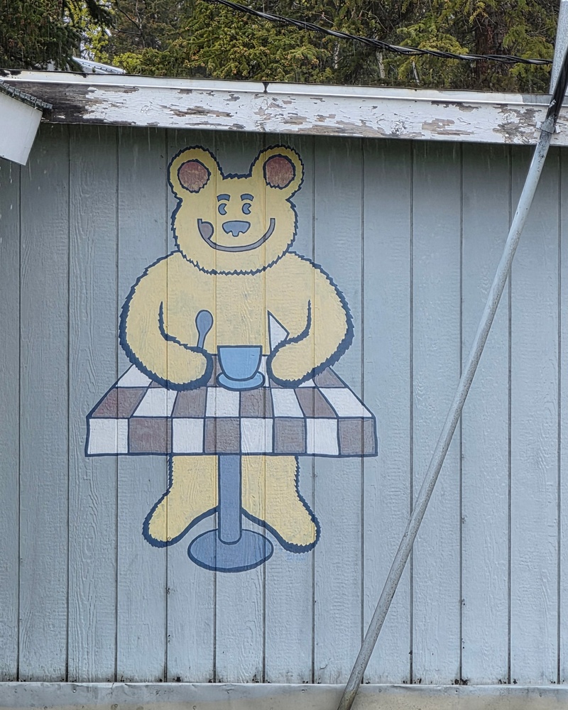mural in Tok by artist unknown.
