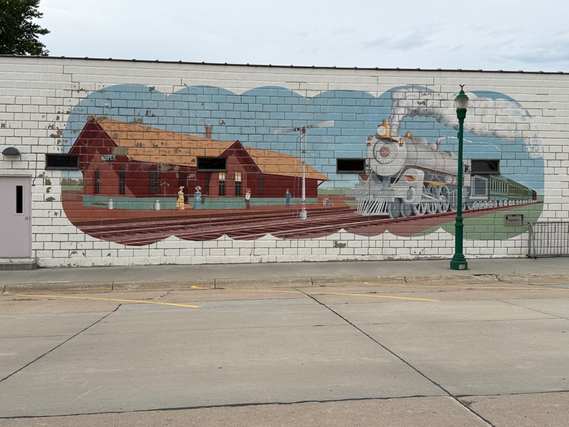 mural in Hooper by artist unknown.