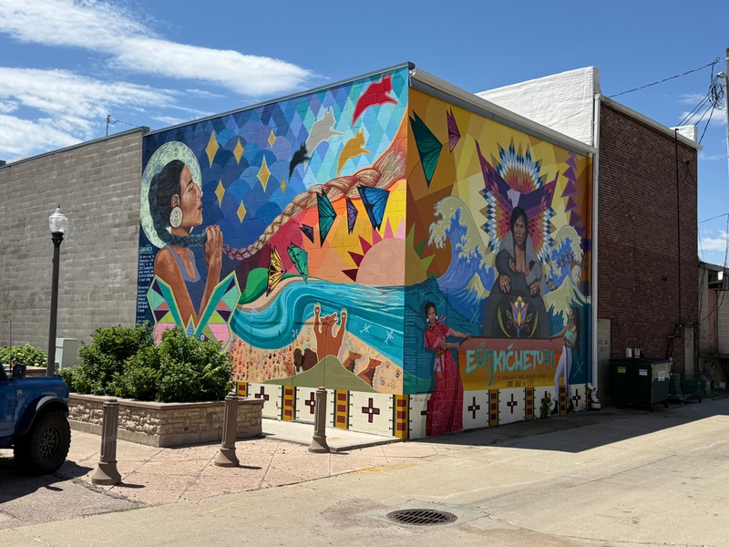 mural in Vermillion by artist unknown.
