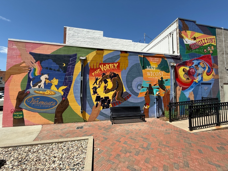 mural in Vermillion by artist unknown.