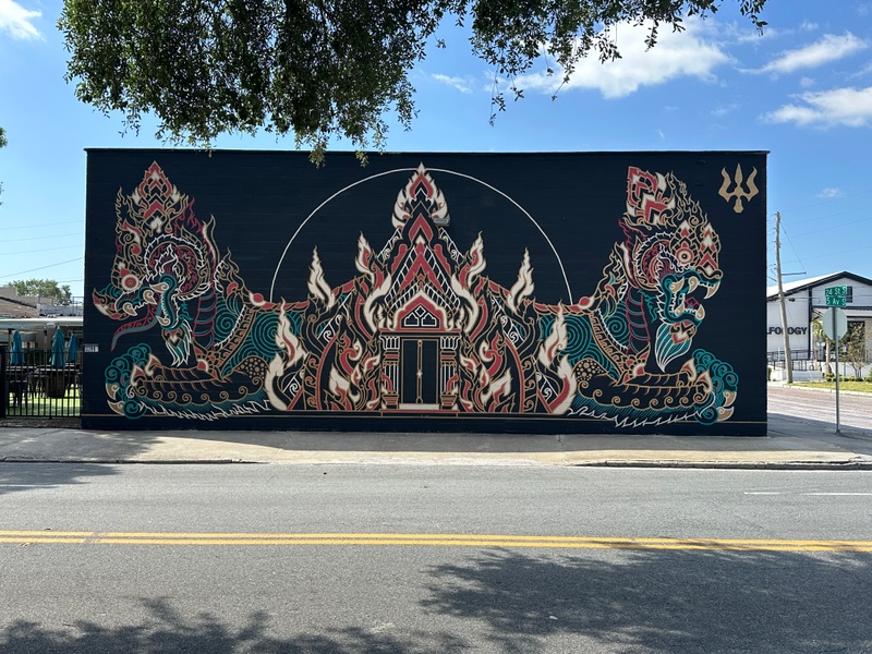 mural in St. Petersburg by artist unknown.