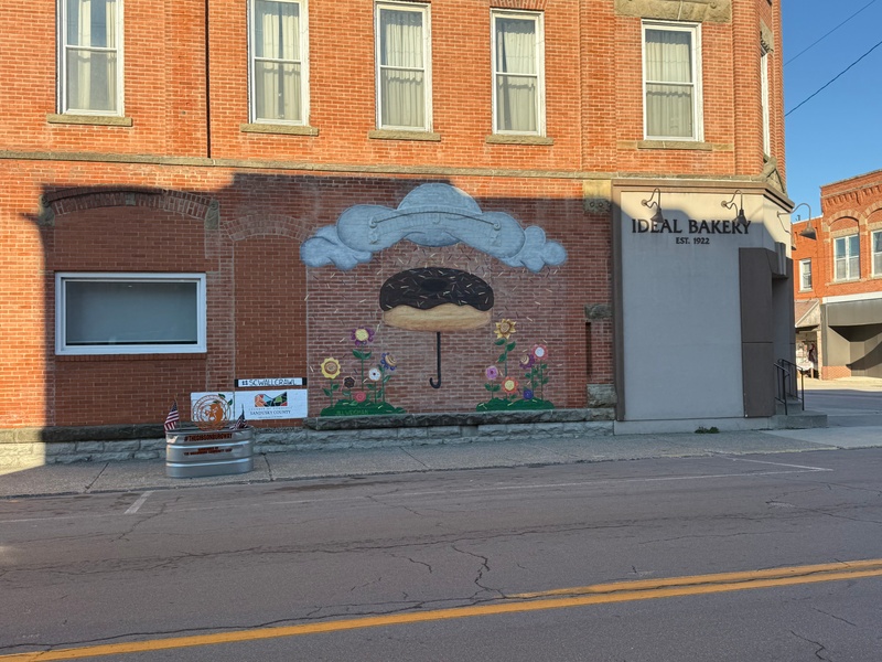 mural in Gibsonburg by artist unknown.