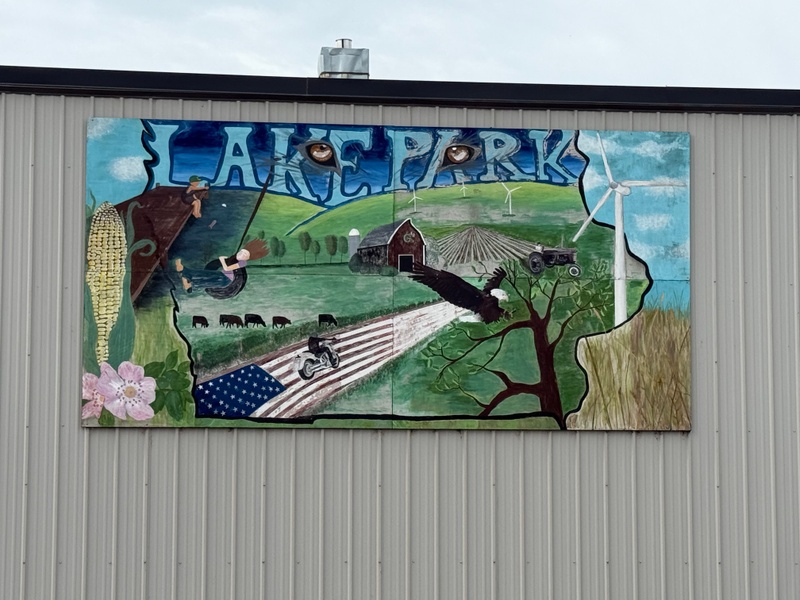 mural in Lake Park by artist unknown.