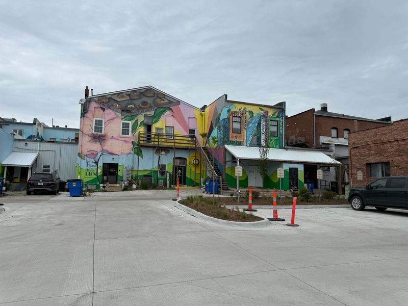 mural in Algona by artist unknown.