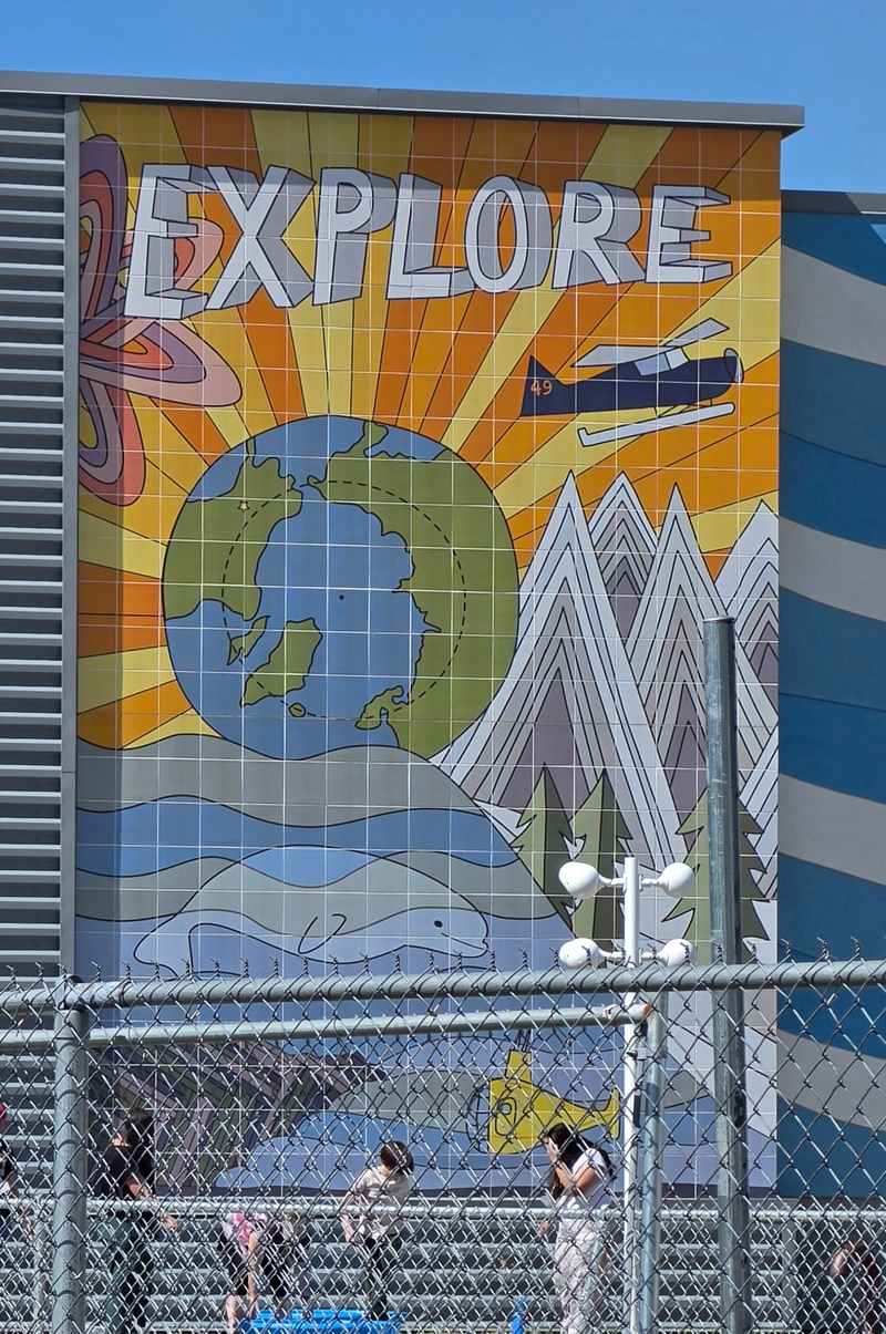 mural in Fairbanks by artist unknown.