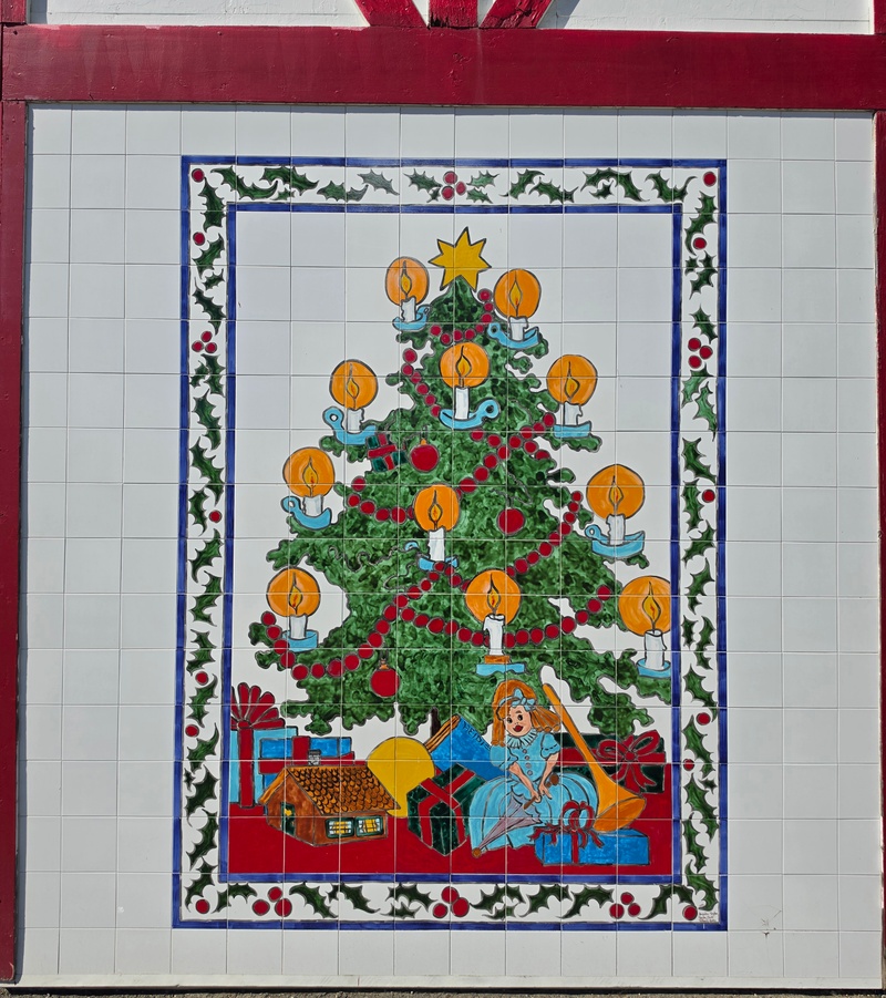mural in North Pole by artist unknown.