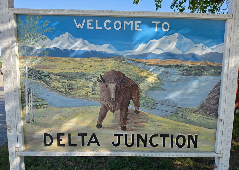 mural in Delta Junction by artist unknown.