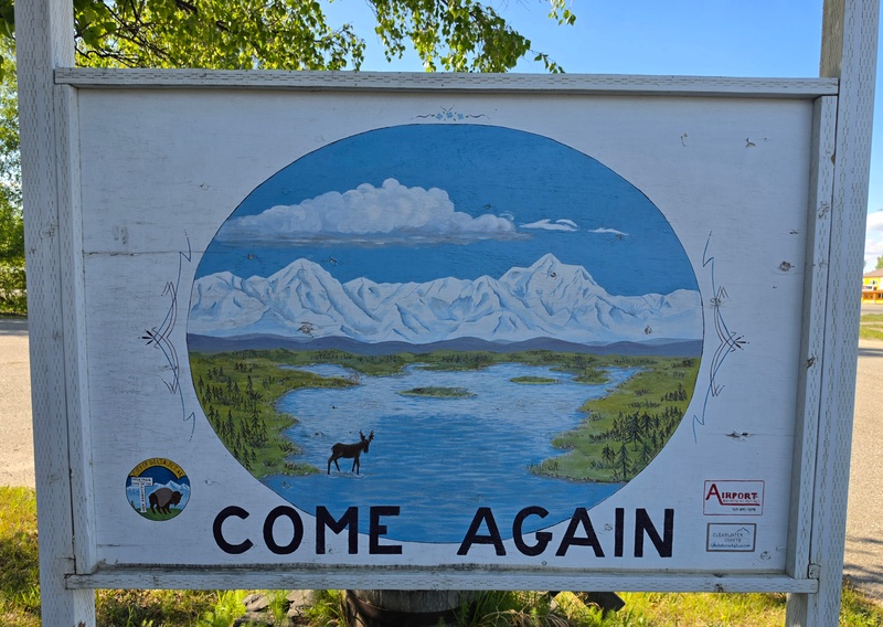 mural in Delta Junction by artist unknown.