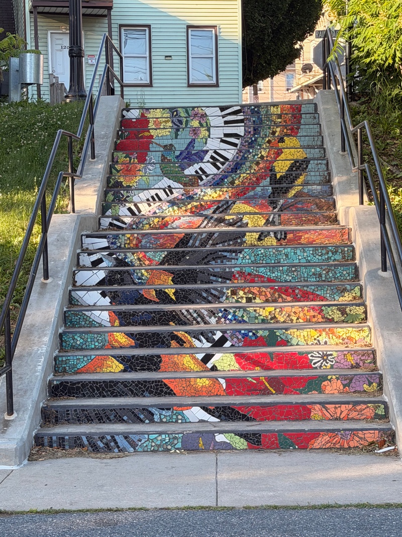 mural in Bethlehem by artist unknown.