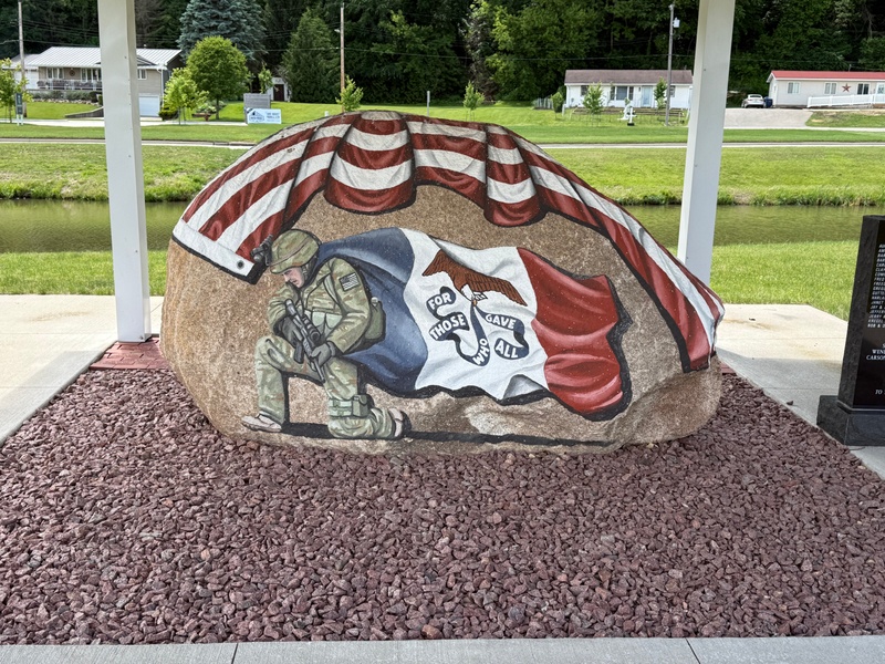 mural in Guttenberg by artist unknown.