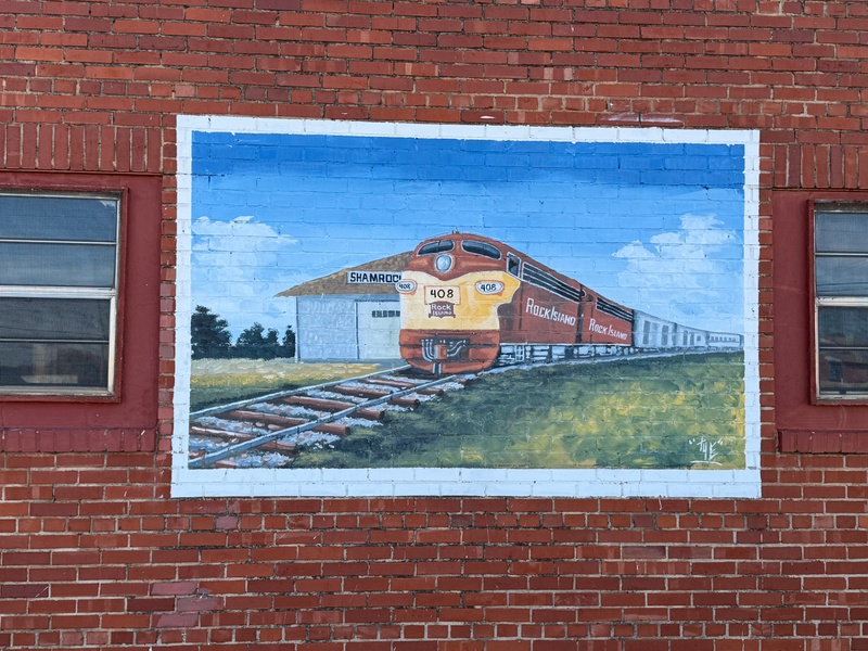 mural in Shamrock by artist unknown.