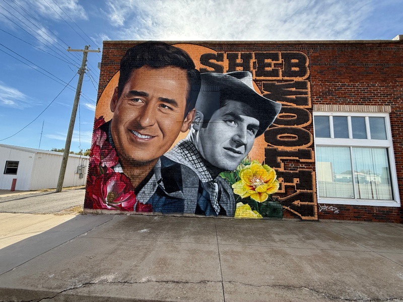 mural in Erick by artist unknown.