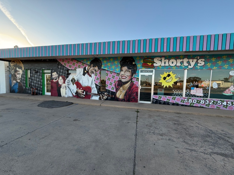 mural in New Cordell by artist unknown.