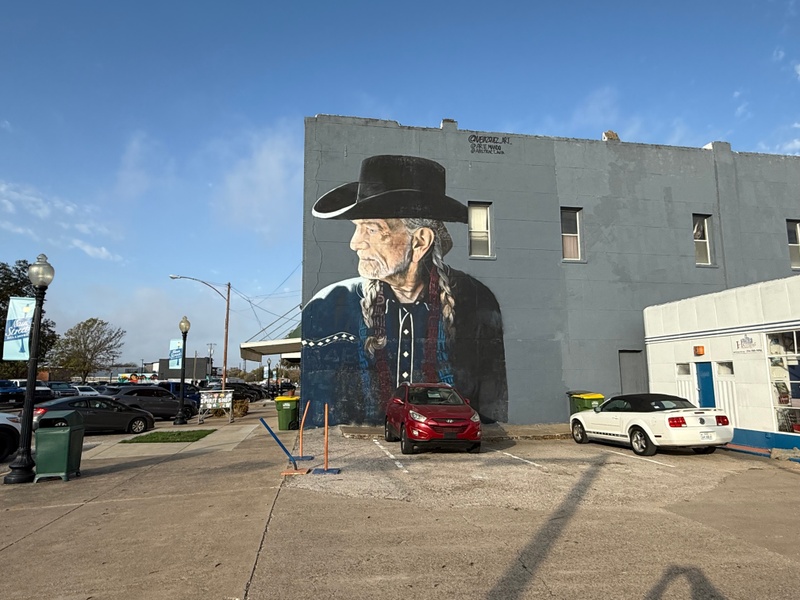 mural in Hillsboro by artist unknown.