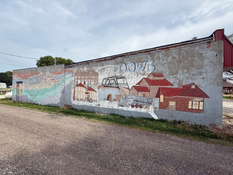 mural in Dows by artist unknown.