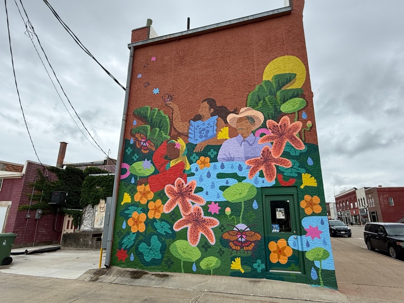 mural in Jefferson by artist unknown.