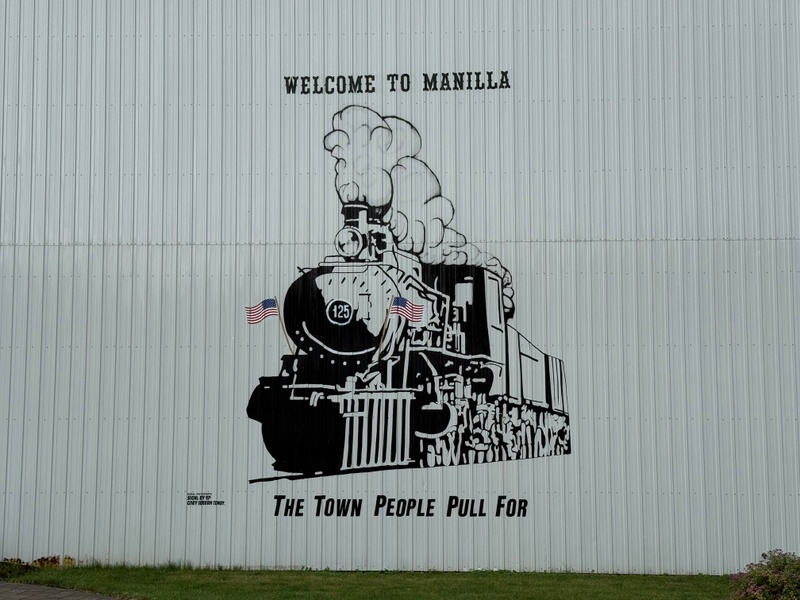 mural in Manilla by artist unknown.