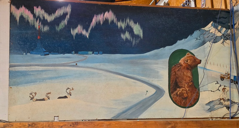 mural in Coldfoot by artist unknown.