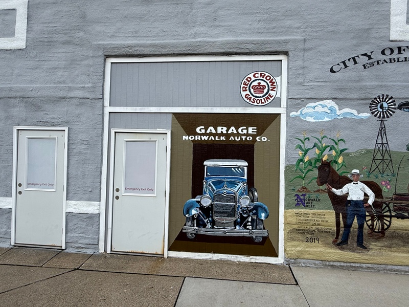 mural in Norwalk by artist unknown.