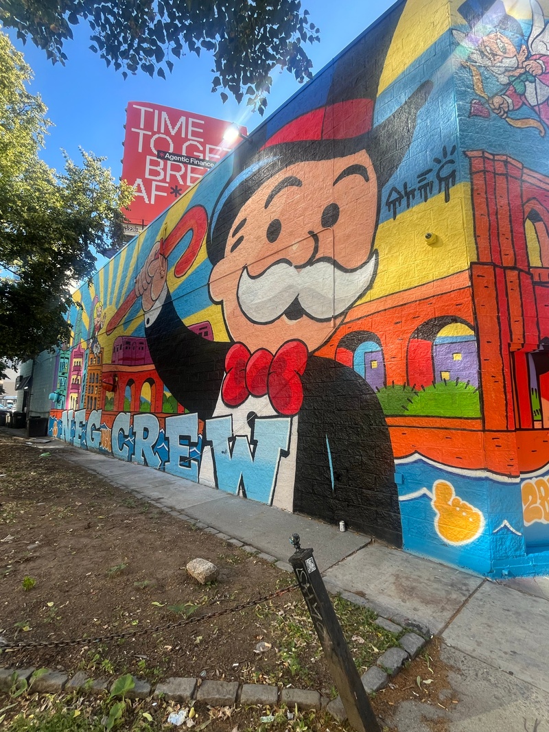mural in New York by artist Alec Monopoly.
