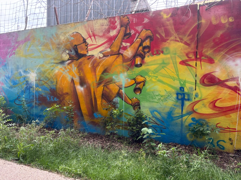 mural in Bezons by artist unknown.