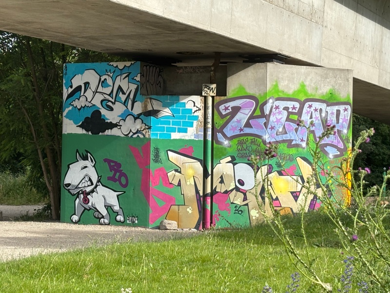 mural in Carrières-sur-Seine by artist unknown.