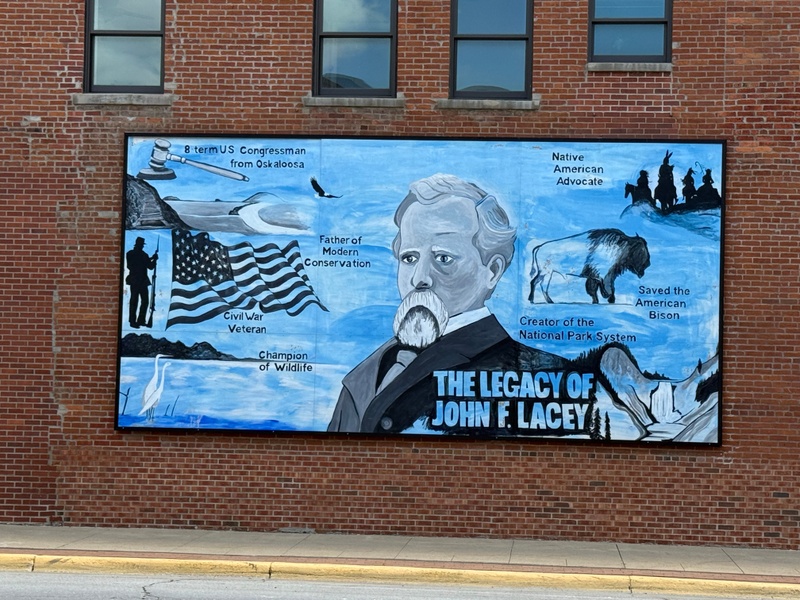 mural in Oskaloosa by artist unknown.