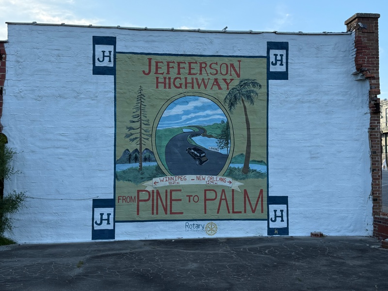 mural in Lamoni by artist unknown.