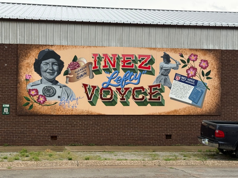 mural in Seymour by artist unknown.