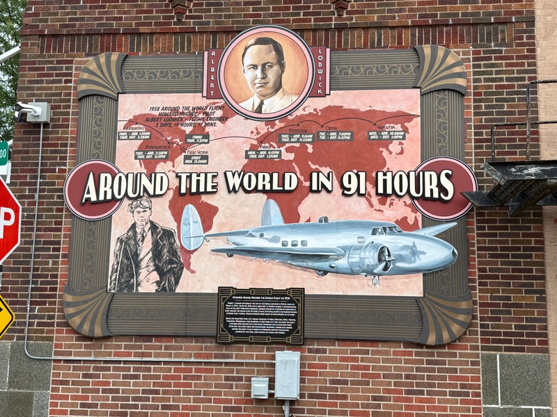 mural in Centerville by artist unknown.
