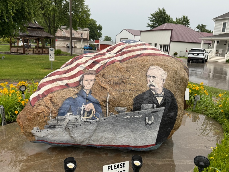mural in Drakesville by artist unknown.