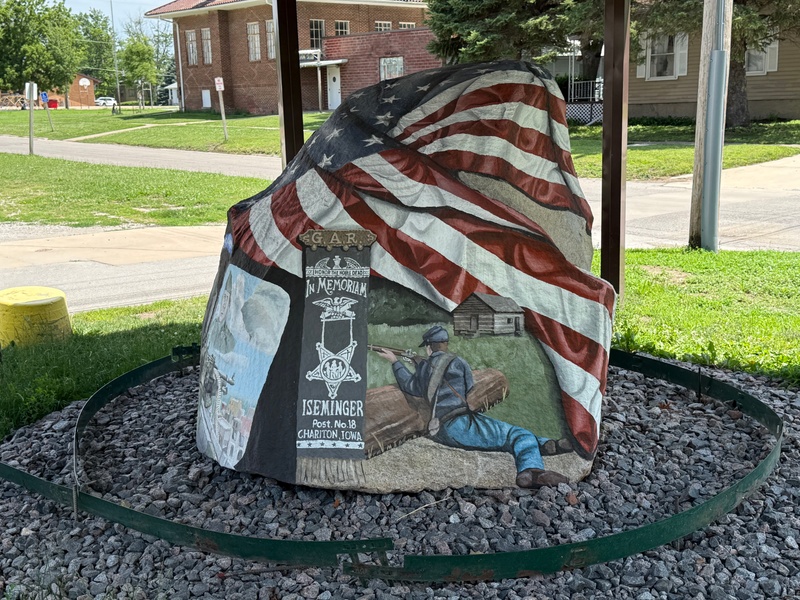 mural in Chariton by artist unknown.