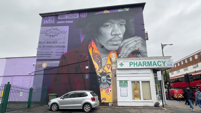 mural in  by artist unknown.